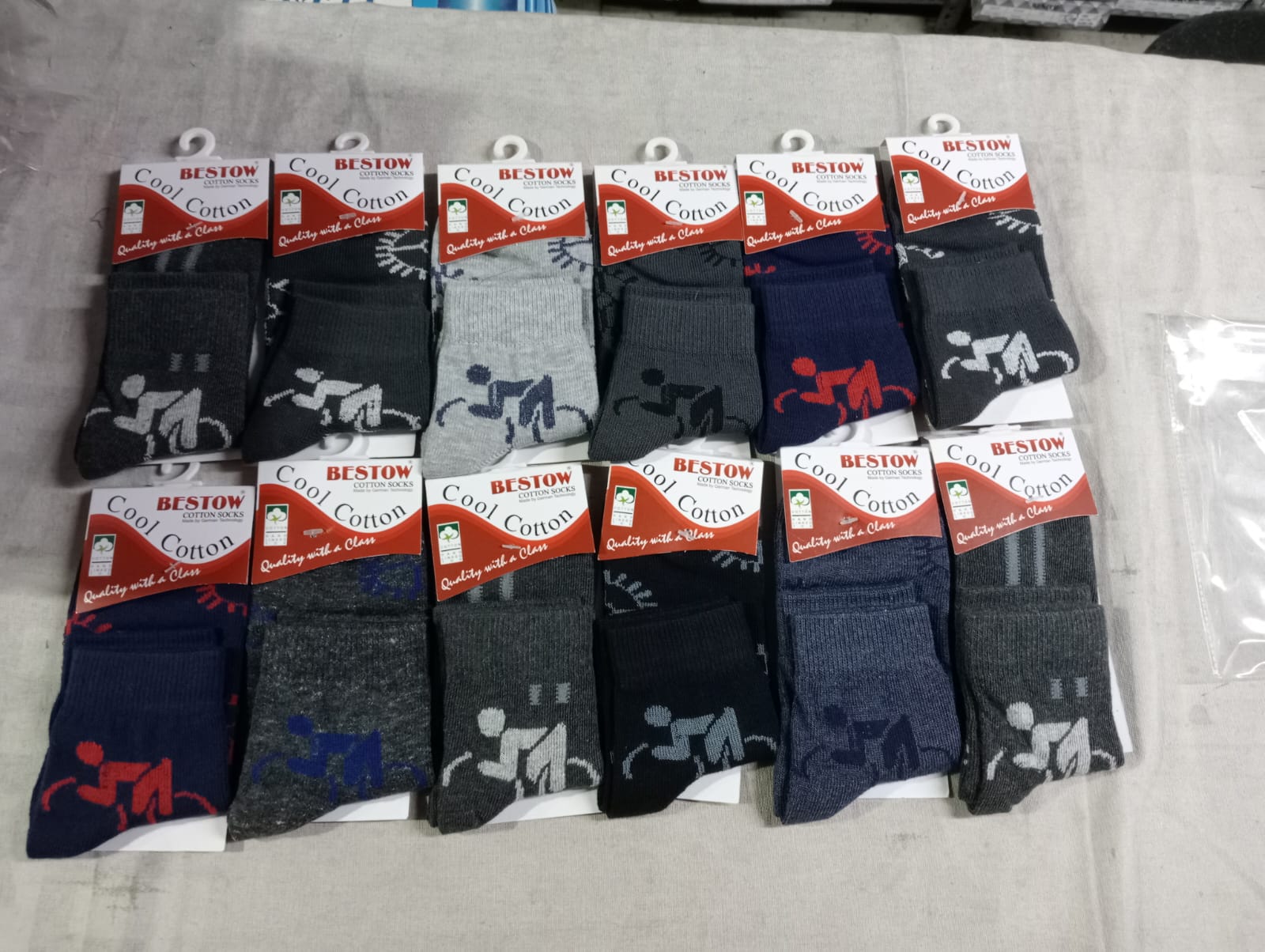 1 601 CYCLE KIDS SOCKS ASSOSTED 