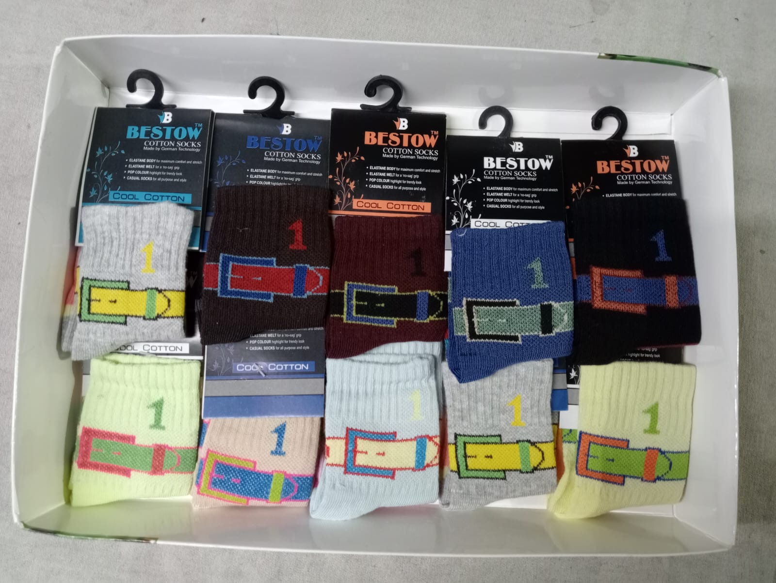 2 601 KIDS SOCKS ASSOSTED