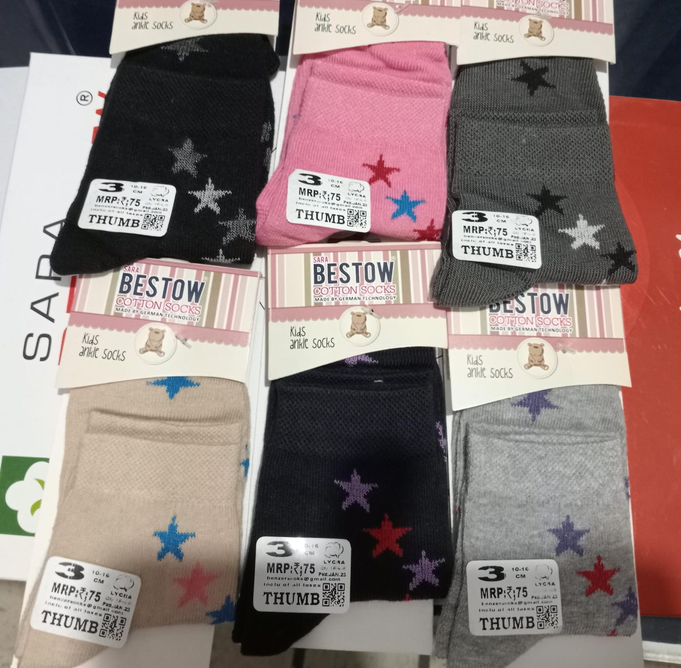 2 601 STAR THUMB KIDS SOCKS ASSOSTED