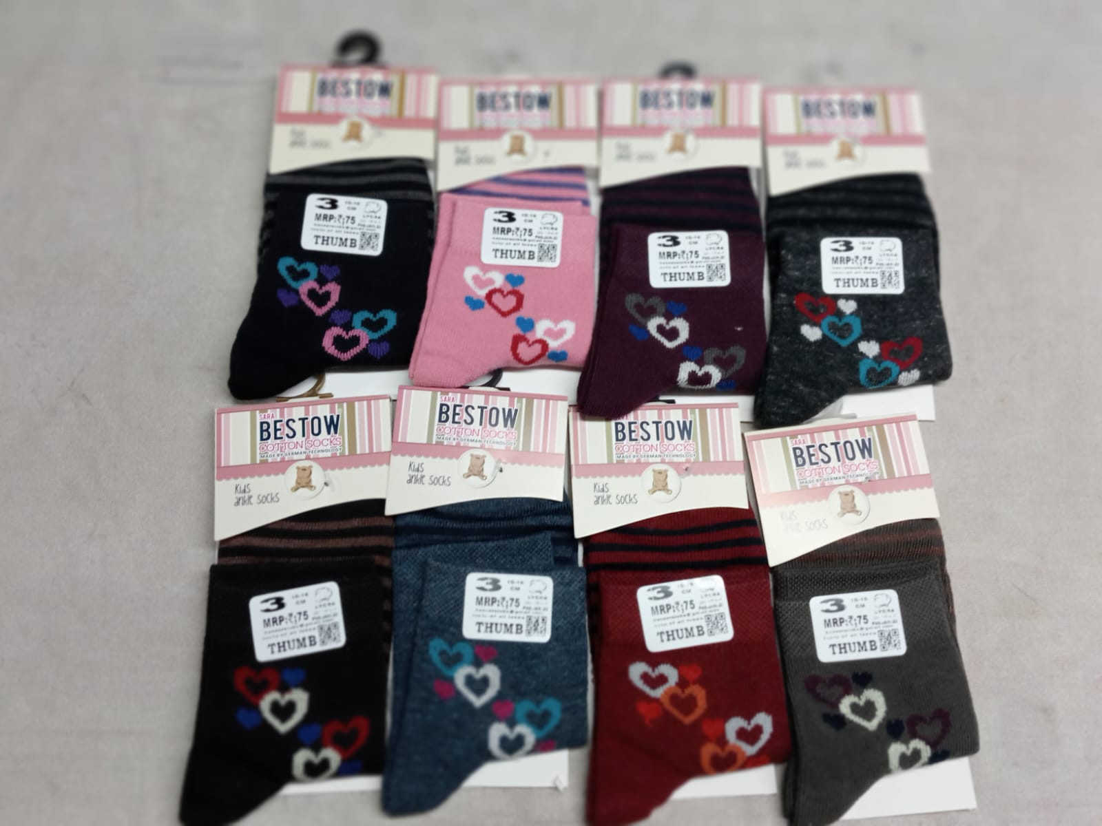 2 601 DILL THUMB KIDS SOCKS ASSOSTED 