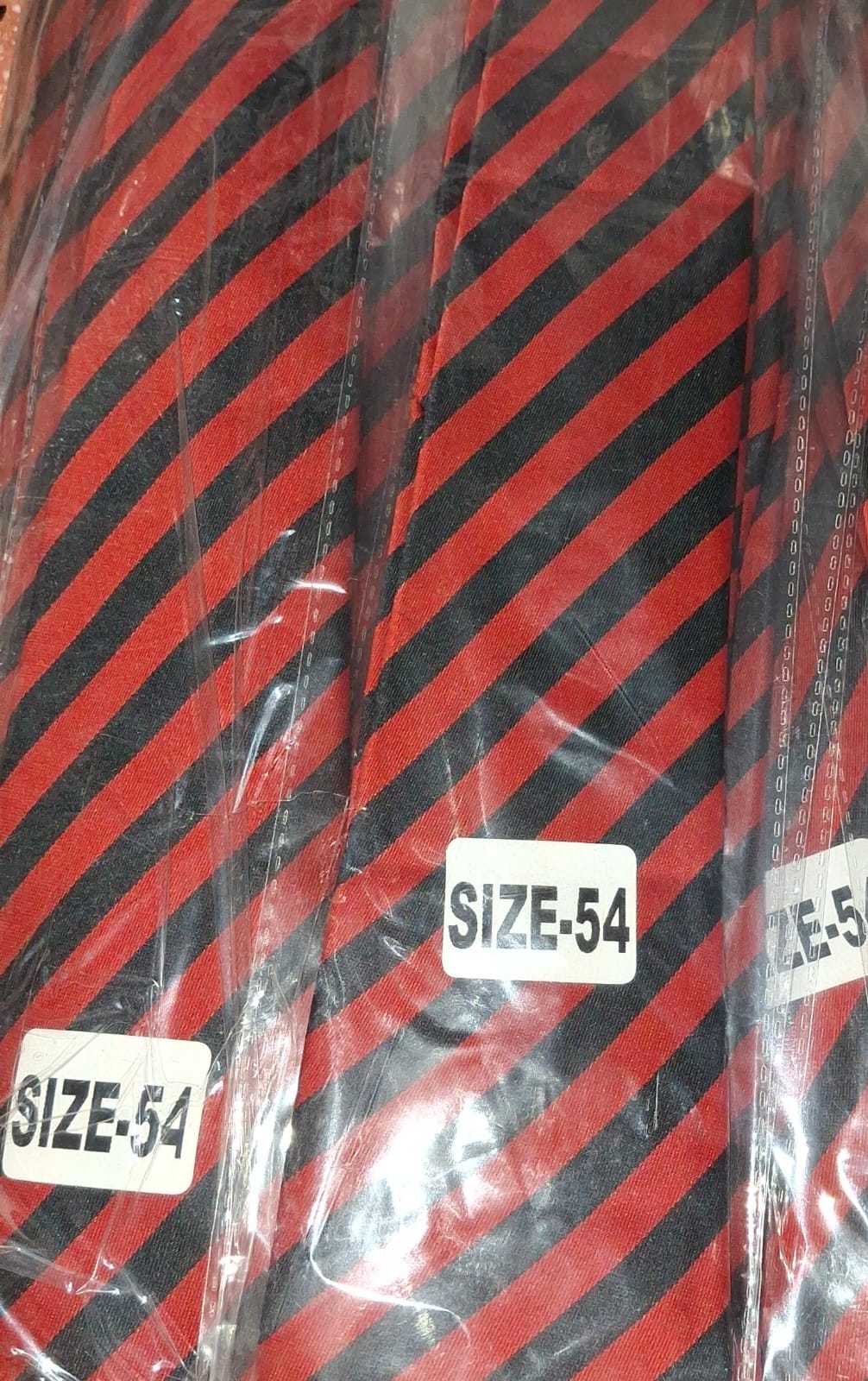 10 242 022 Black in Red Patto