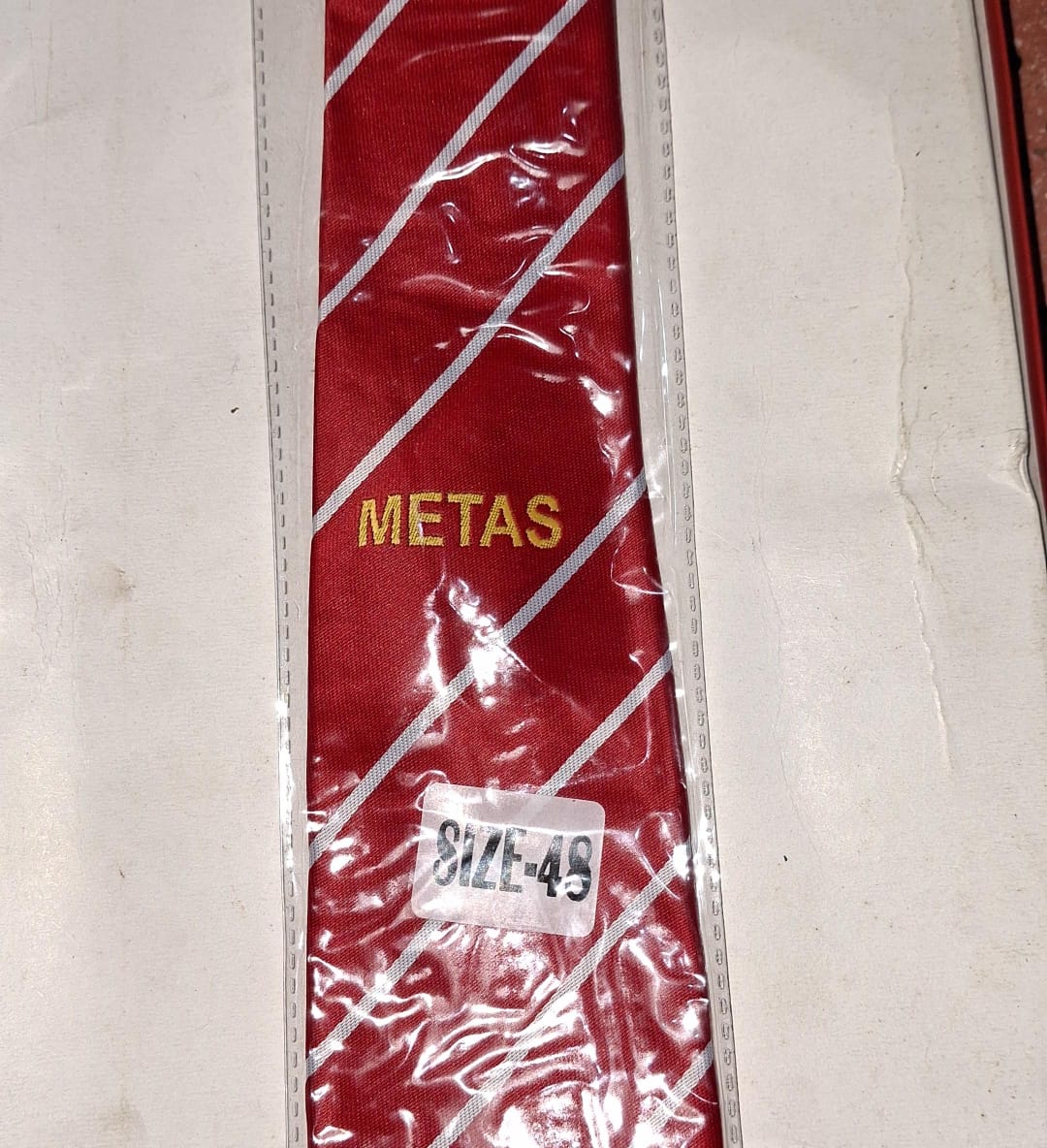 10 242 255 Red in White Patti METAS 