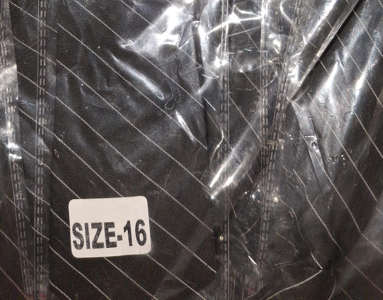 10 342 220 Black in White Single Line 