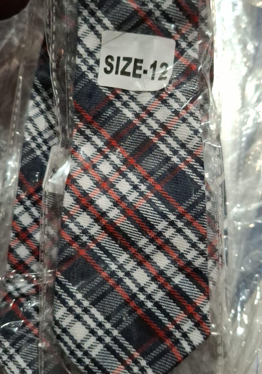 10 342 215 White D.Navy Red Check Patti