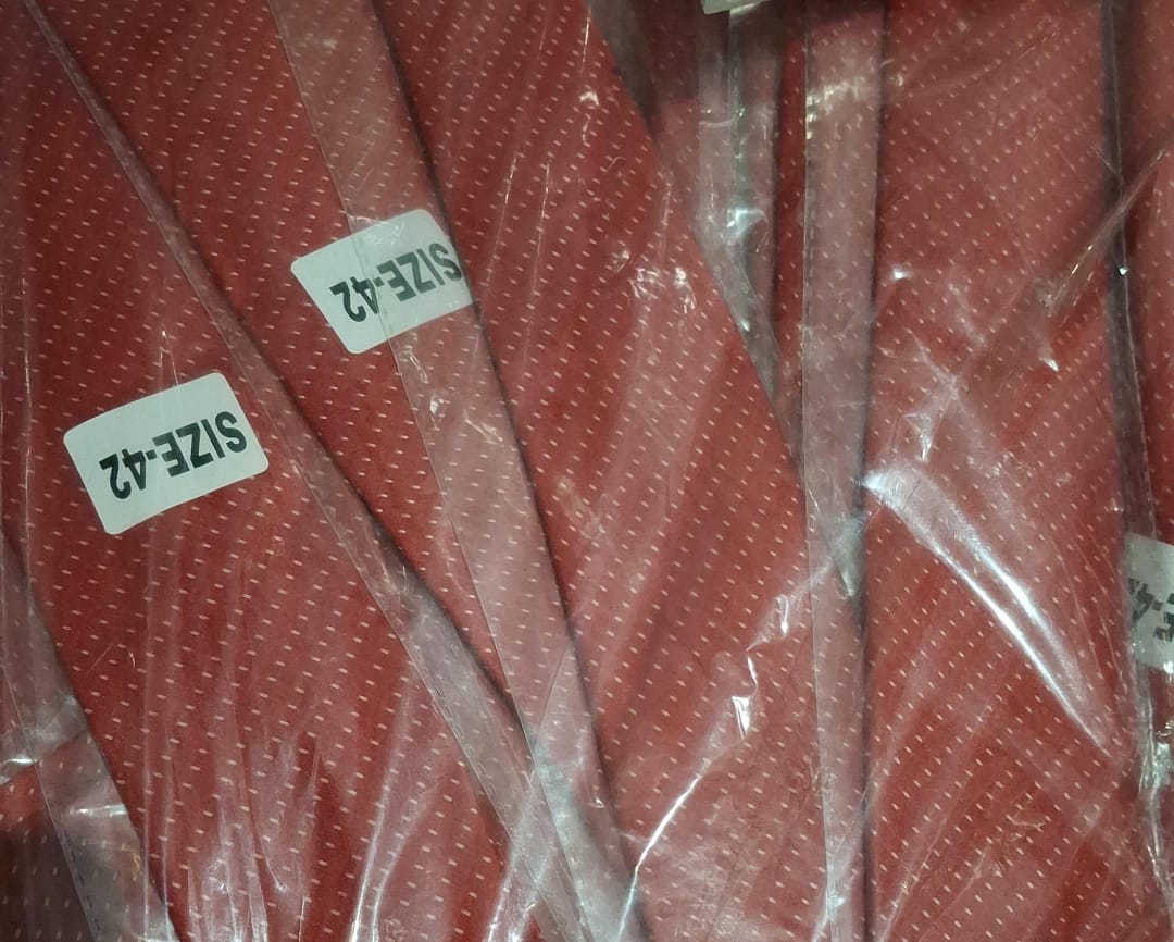 15 342 250 Red in White Dot 