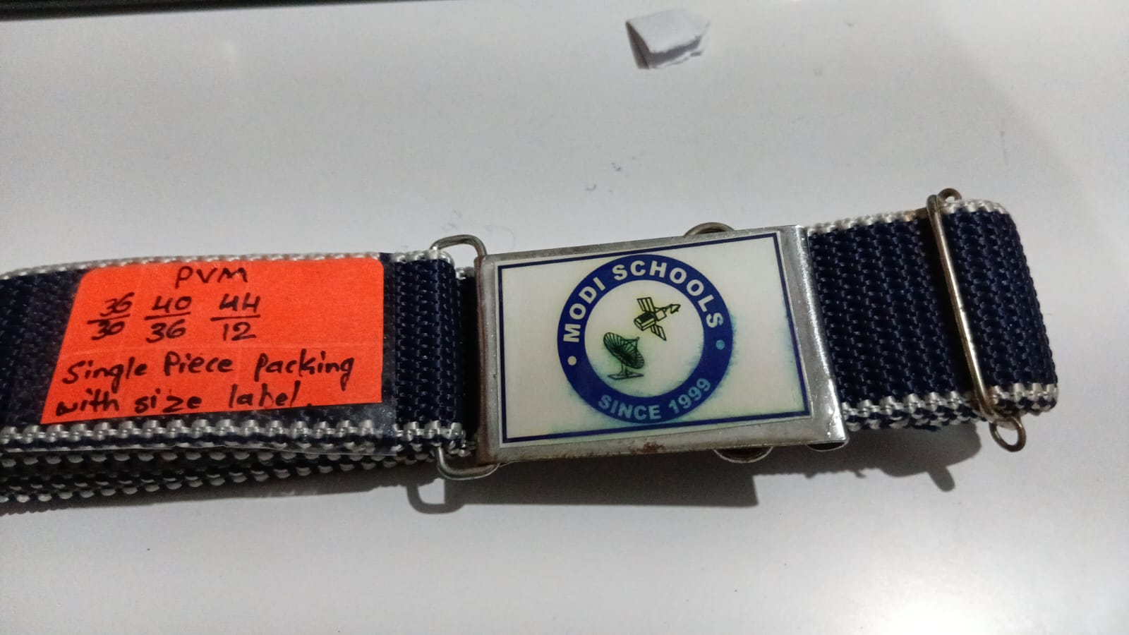 44 2222 66 NAVY TIGER NIVAR/WHITE LINE (MODI SCHOOL) 