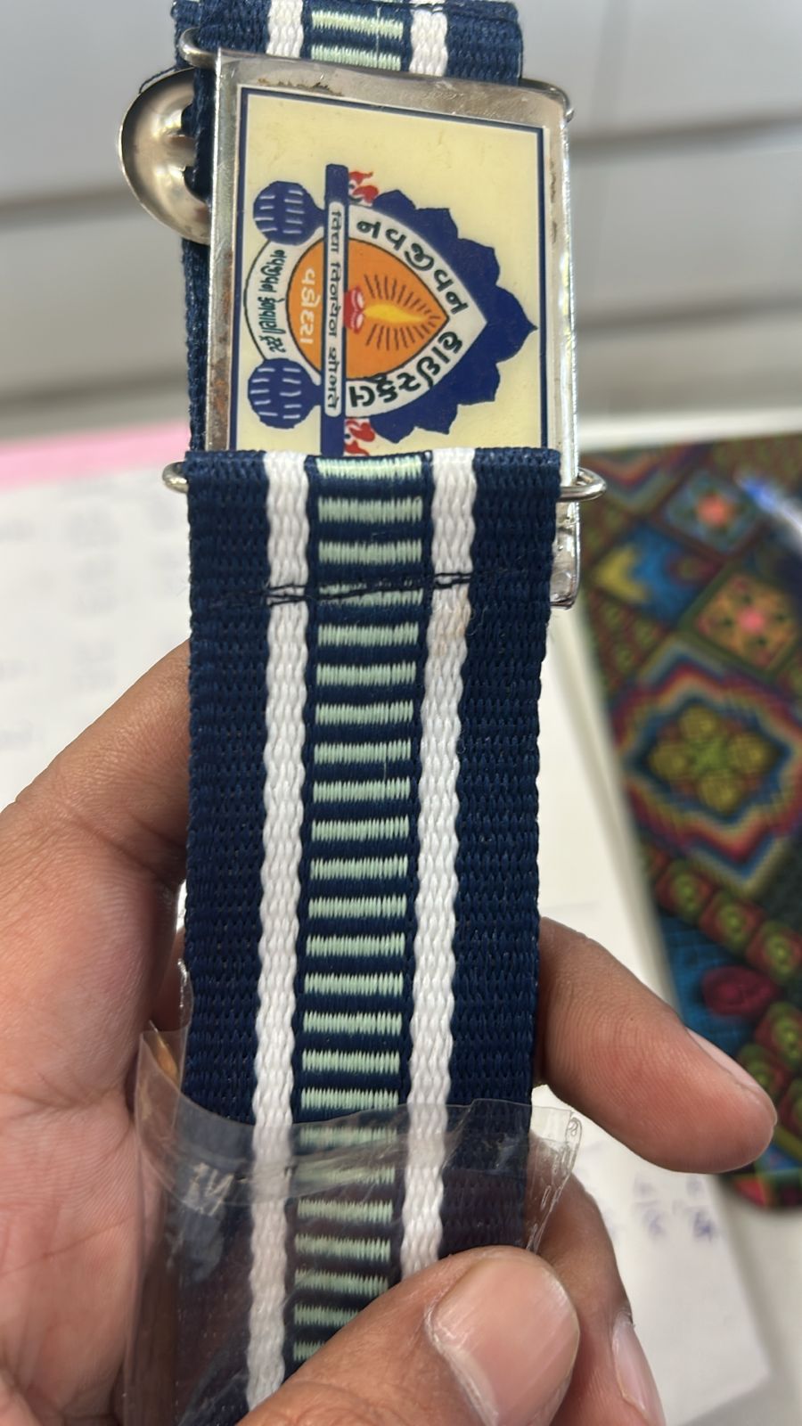 36 2222 22 NAVY/WHITE (NAVJIVAN) 